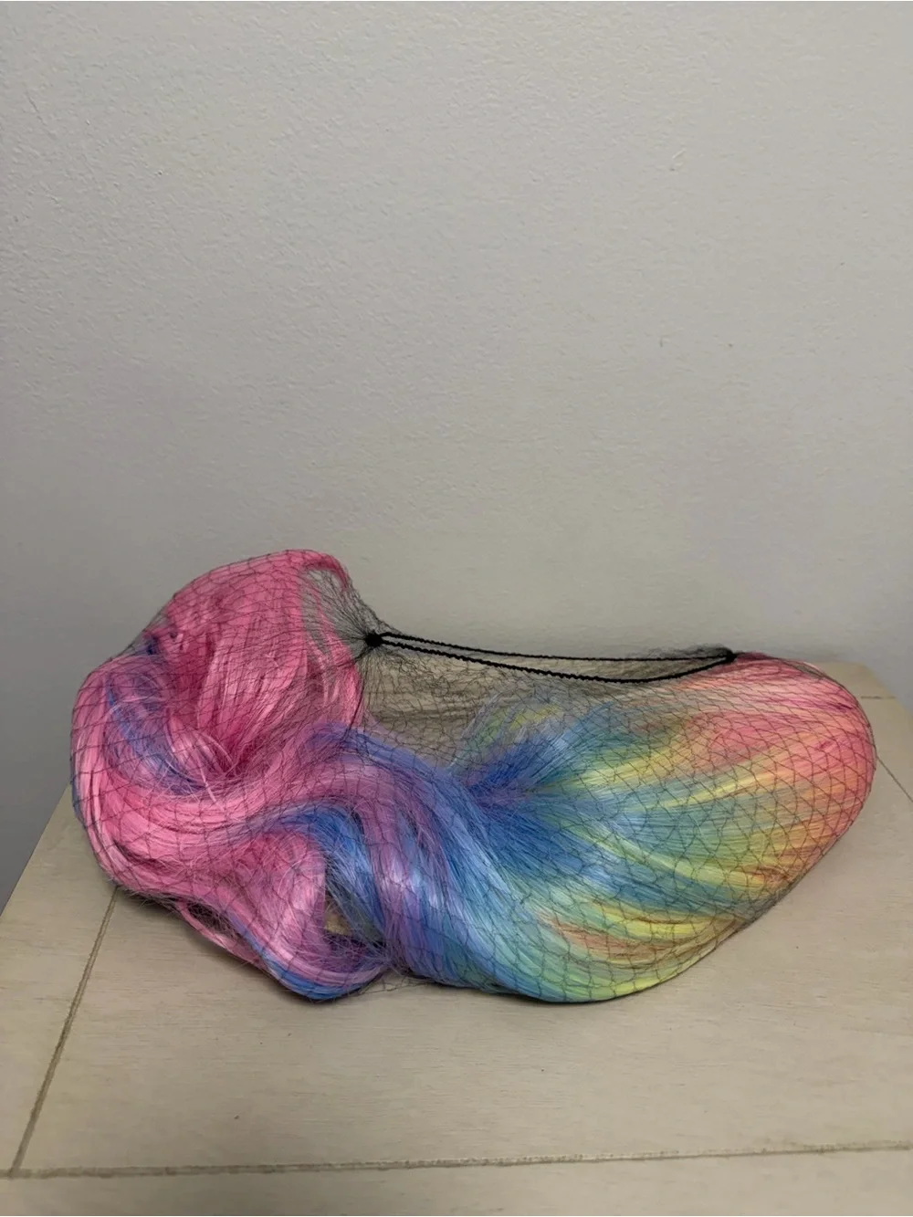 NWT MAGQOO Rainbow Long Curly Wavy Wig Pastel Ombre Cosplay Halloween Party Hair